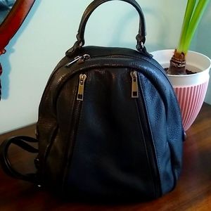 Black leather backpack, made in Italy